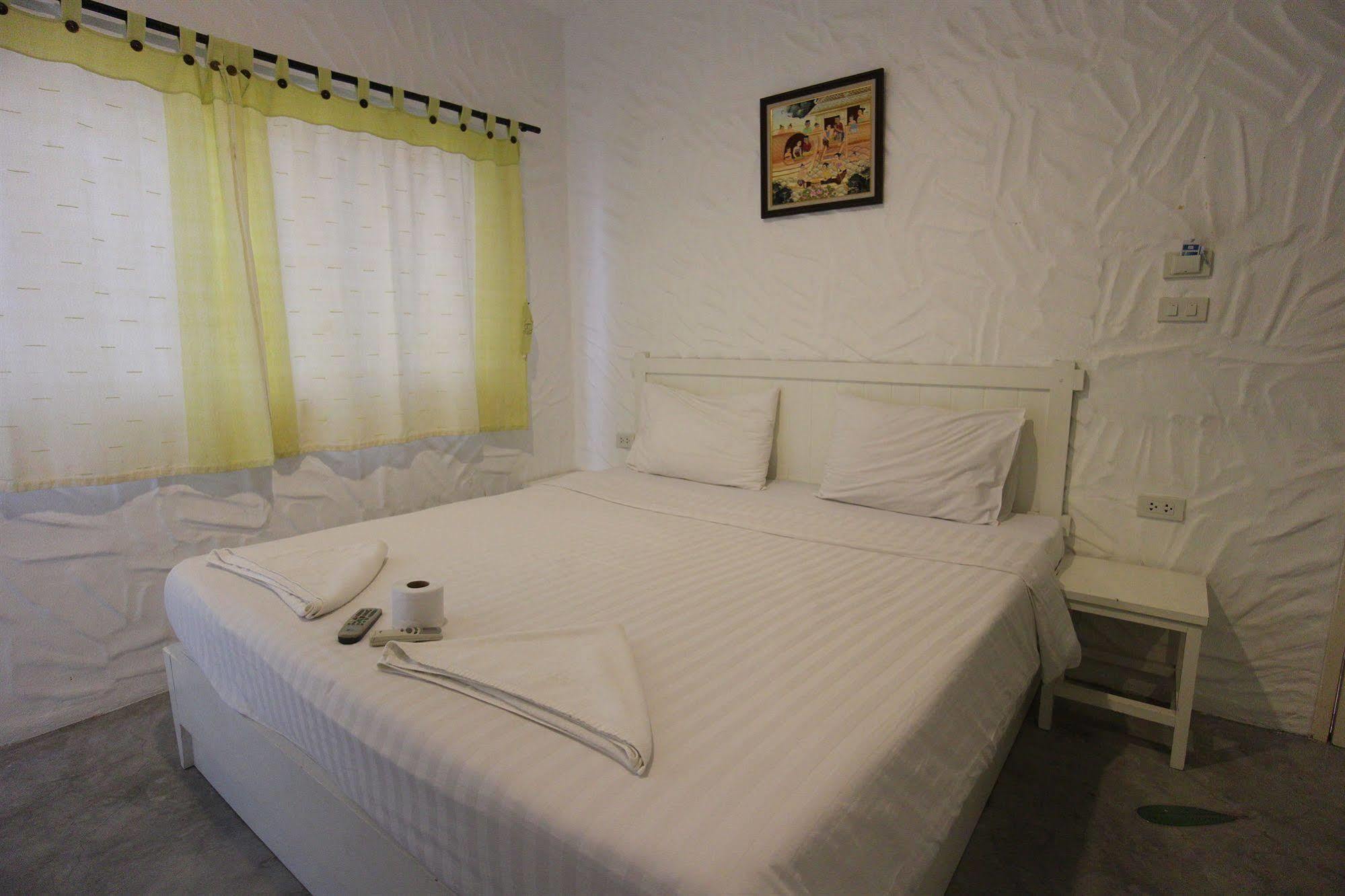 Hotel The White Phi Phi Islands Esterno foto